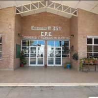 Padres de la escuela primaria 351 de Plottier exigen finalizar obras durante el receso
