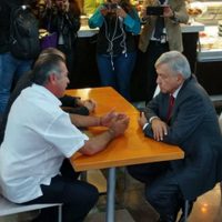 "El Bronco" pide a AMLO apoyo para línea del Metro y recursos para presa