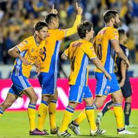 Tigres exhibe a Pumas con un 5-0 contundente y avanza a semifinal