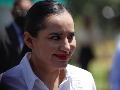 Difieren audiencia de Sandra Cuevas; siguen sin acuerdo sobre la disculpa pública a policías