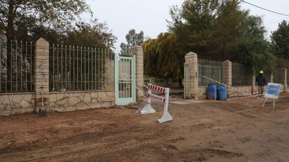 Se inició el plan de veredas en el Hogar Hermanitas de los Pobres de Neuquén. Fuente: (Facebook)