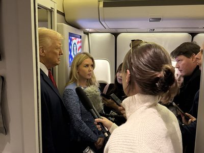 Trump celebra marcha atrás de Colombia y defiende que migrantes deportados estén esposados