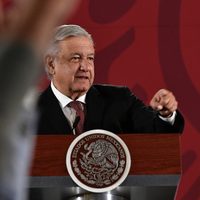 AMLO anuncia publicación de 21 títulos para conmemorar 200 años de la Independencia de México