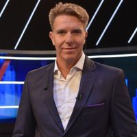 ¡Con los tapones de punta! Fantino estrena su nuevo programa y… ¡Es furor!