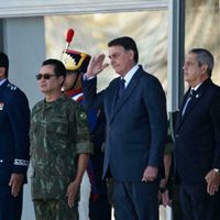 Más de 150 líderes progresistas alertan por amenazas a la democracia de la mano de Bolsonaro