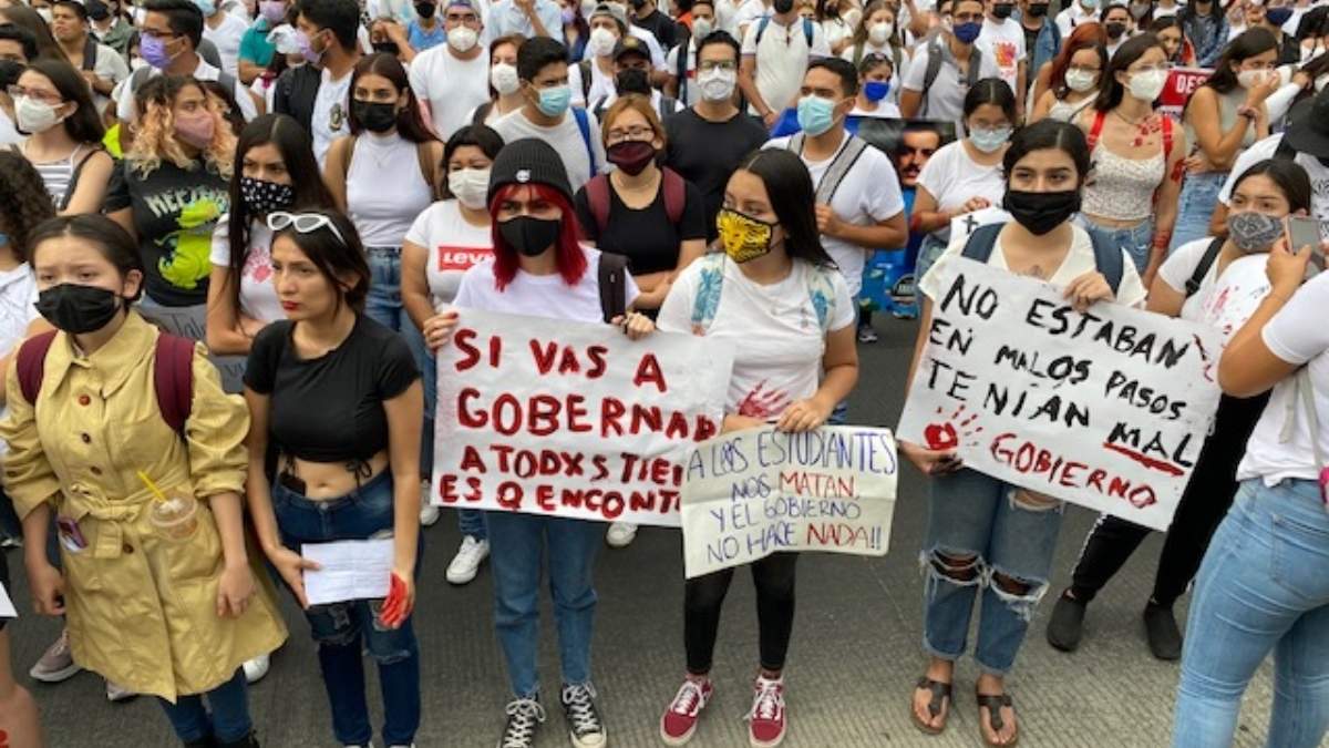 La marcha de integrantes de la Universidad de Guadalajara (UdeG)