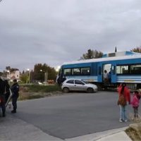 Imprudencia al volante: un auto intentó cruzar las vías cuando pasaba el tren