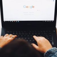 Google reduce pornografía "deepfake" en resultados de búsqueda