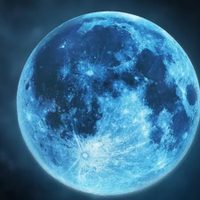 Luna Azul: el ritual con canela y miel para atraer abundancia en mayo