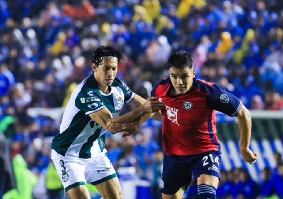 Cruz Azul vs Santos en el Estadio Azul