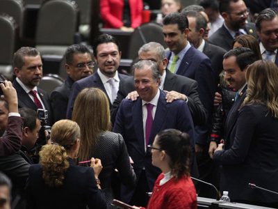 Meade acude a San Lázaro y se retira como si ya fuera 'el ungido” al 2018