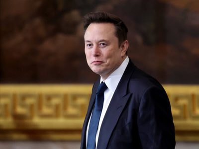 La UE multa a Elon Musk con 140 mdd por incumplir la ley de redes sociales del bloque