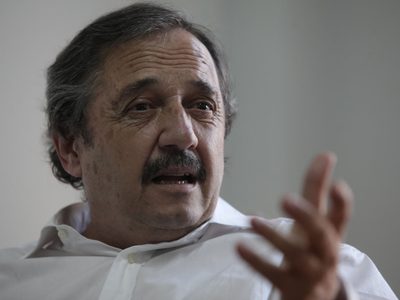 Un dirigente de la UCR aconsejó a Alfonsín no despreciar la embajada en España