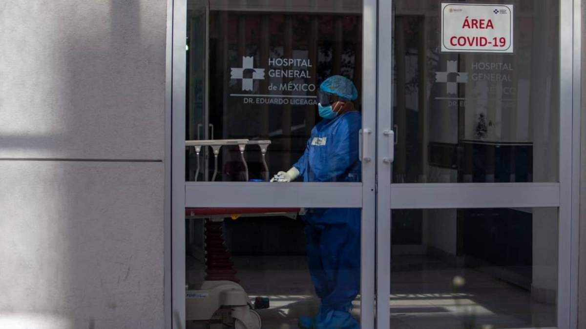 Médicos arriesgan sus vidas desde hace casi un año