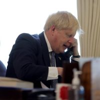 Boris Johnson defiende encuentro con exagente de la KGB en fiesta