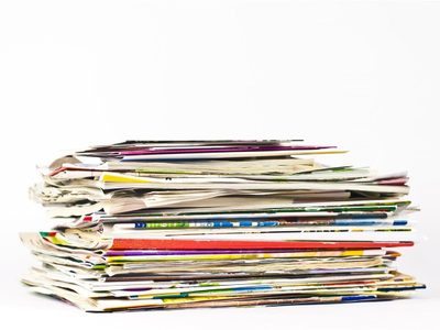 Desempolvá el papel de diario viejo que tenés en casa: así podés crear la lámpara de techo más envidiable y creativa