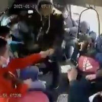 En 40 segundos, asaltantes roban a pasajeros de una combi en la México-Texcoco