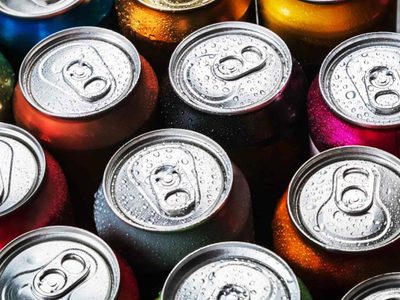No tires las latas de gaseosa vacías: así podés crear estas mini macetas para tus suculentas