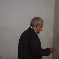 Lamento el asesinato de Samir Flores, pero la consulta sigue: López Obrador