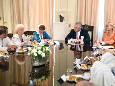 Giro en las políticas de Estado: Fernández recibió a Madres, Abuelas y otros organismos de DDHH