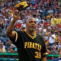 Dave “la Cobra” Parker, jardinero del Salón de la Fama, muere a los 74 años