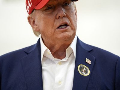 Trump se irrita con reportero por pregunta sobre el aborto: "Deja de hablar de eso"