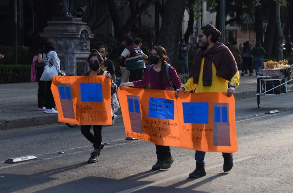 La marcha por las víctimas del accidente en la Línea 3 del Metro