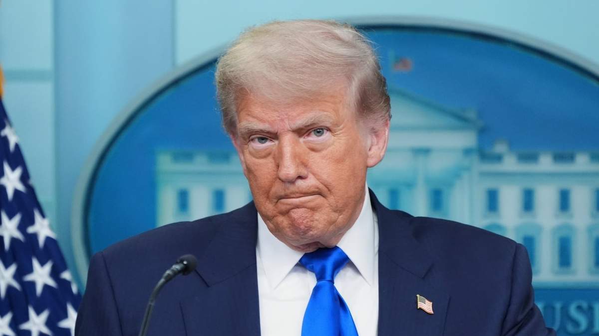 Trump evade presión para hacer públicos los archivos de Jeffrey Epstein