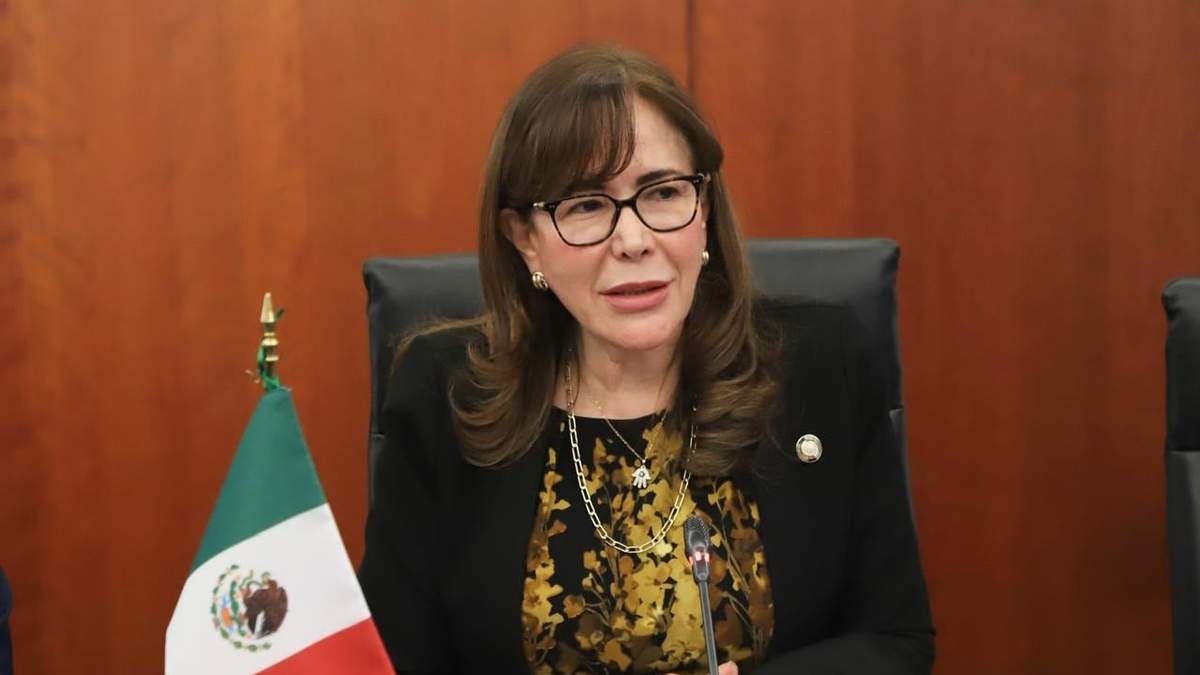 La senadora del PT, Yeidckol Polevnsky