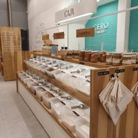 Inauguran el primer supermercado libre de envases en Buenos Aires