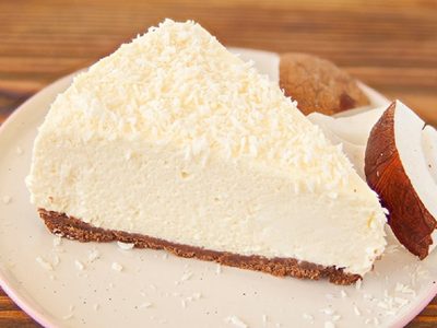 Cheesecake de coco versión fit: para un antojito dulce a la tarde, bajo en calorías y rápido de hacer