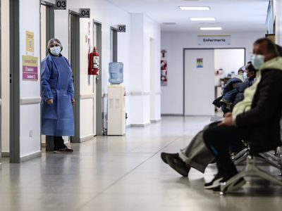 Coronavirus: se reportaron más de 300 fallecimientos y exactamente 9 mil contagios