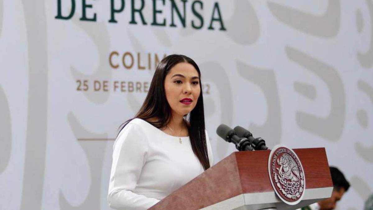 La gobernadora de Colima Indira Vizcaíno