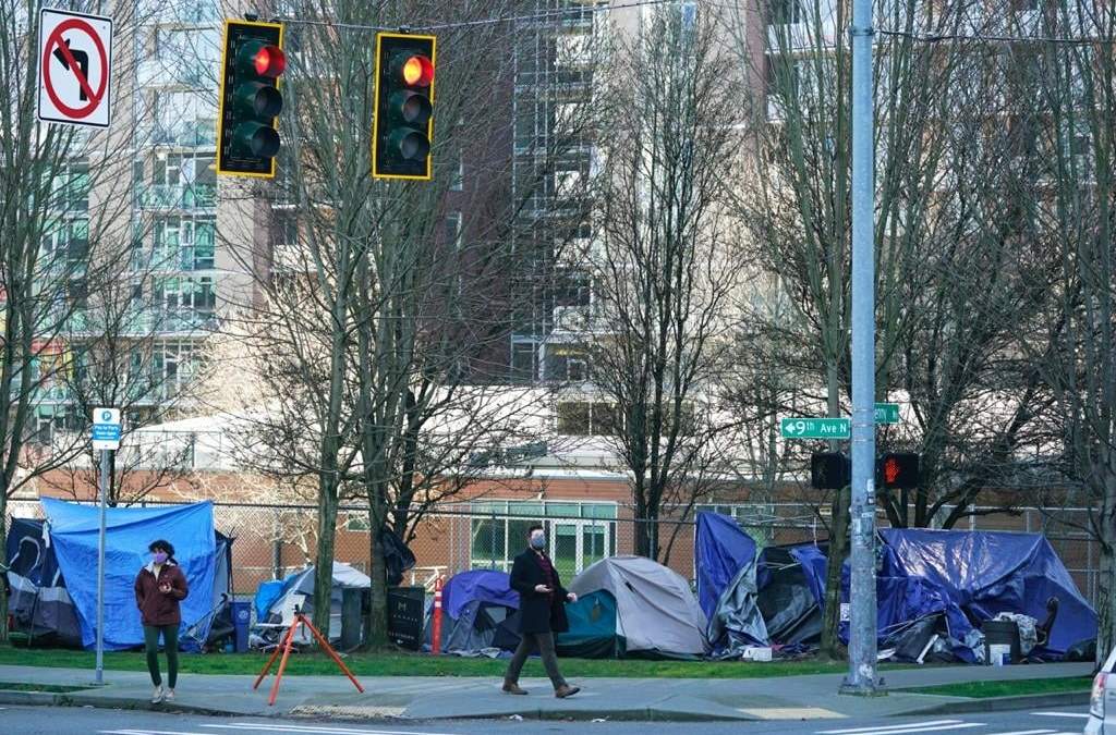 Personas sin empleo y sin hogar en Seattle