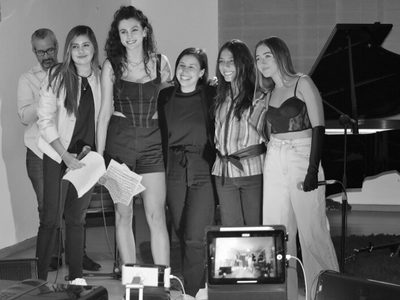 Studio Allaire y la apuesta para formar cantautoras