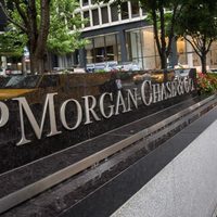 Tras anuncio del swap, el Riesgo País cayó a 900 puntos