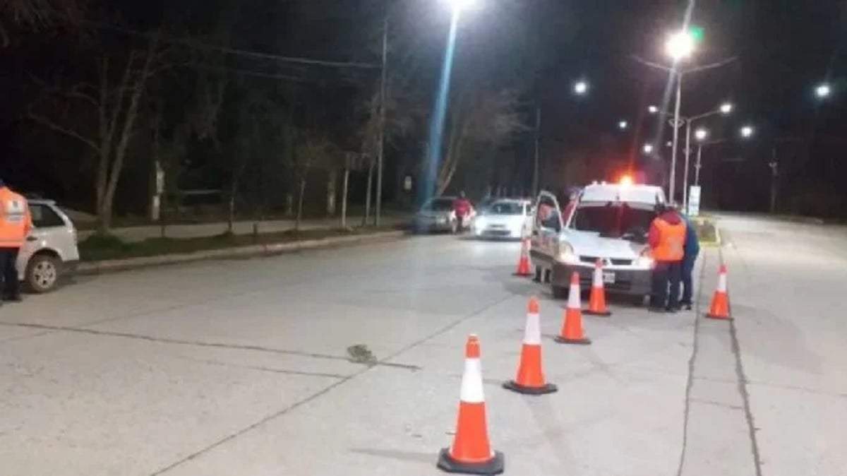 Operativo de control de alcoholemia en Villa La Angostura. Fuente (Diario Andino)