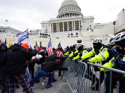 Comisión que investiga el asalto al Capitolio se centra en el círculo del exvicepresidente Pence