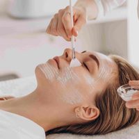 Con 3 ingredientes: la mascarilla casera de la abuela que elimina manchas, arrugas y acné de tu rostro