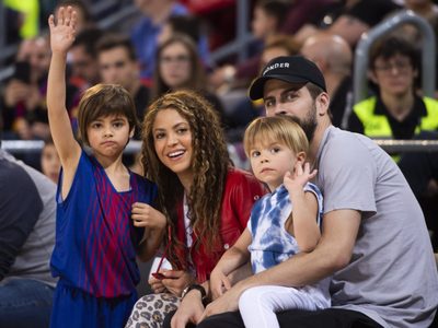 Bajo los rayos del sol y sobre blancas arenas: Shakira y Piqué disfrutan de sus sorprendentes vacaci