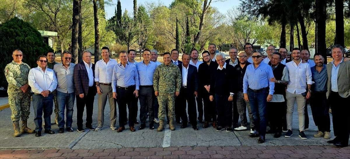 Reunión sobre seguridad en la XVII Zona Militar