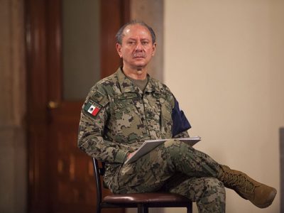 AMLO pide a Ojeda Durán que atienda el caso de Mary, cadete violada en la Semar