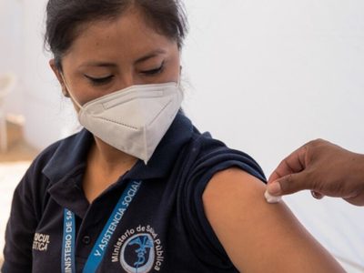 La vacuna de Sinovac contra covid es aprobada por la OMS para uso de emergencia