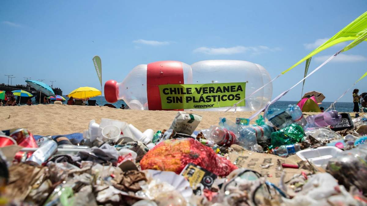 Campaña de reciclaje en las playas de Chile. Fuente: (Twitter)