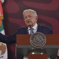 AMLO sostendrá pelea legal contra María Amparo Casar por pensión de Pemex