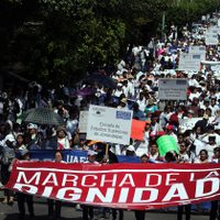 Marchan 20 mil universitarios contra el Congreso y gobierno de Graco