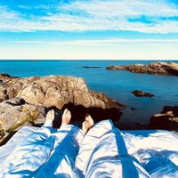 Aislamiento con glamour: es un hotel ubicado en el faro de una isla sueca
