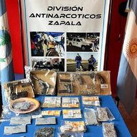 Zapala: detuvieron a tres personas que manejaban un kiosco de narcomenudeo