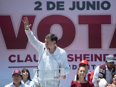Fernández Noroña pide 35 millones de votos como "regalo" para AMLO