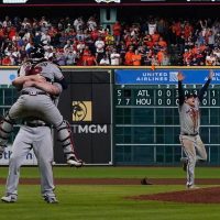 Con blanqueada de 7-0, Bravos conquista la Serie Mundial